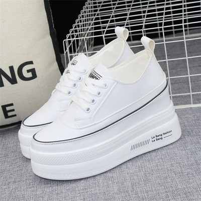 Naiste kunstnahast tossud platvormiga