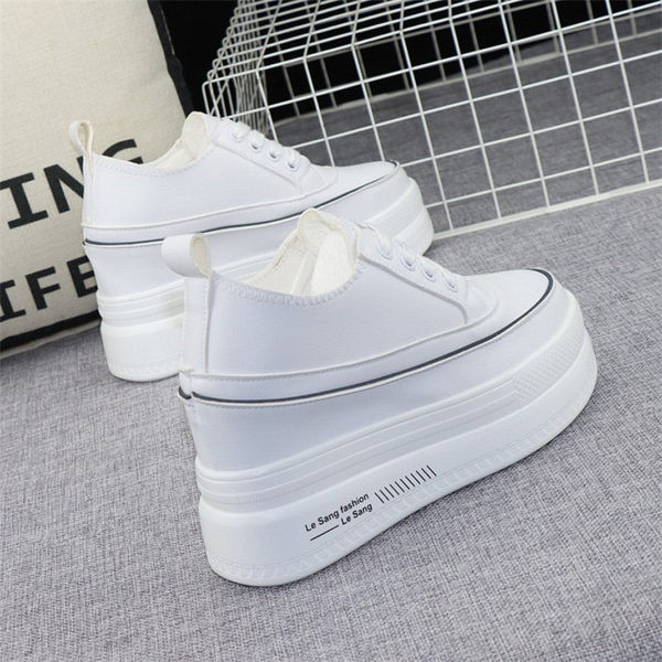 Naiste kunstnahast tossud platvormiga