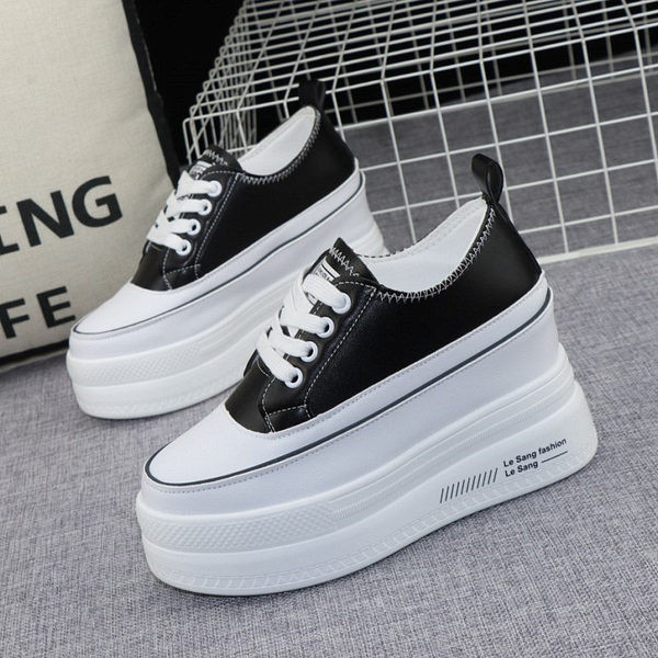 Naiste kunstnahast tossud platvormiga