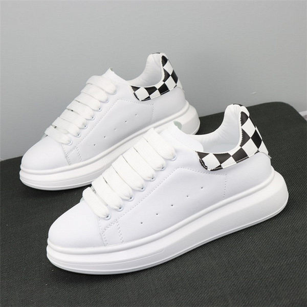 Дамски кецове на връзки в бял цвят