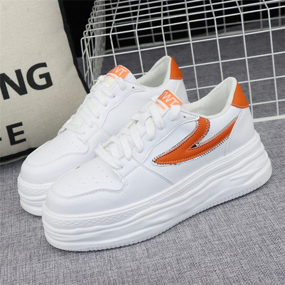 Нов модел дамски маратонки от еко кожа с връзки