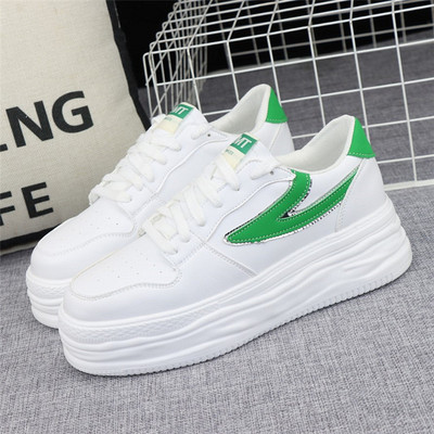 Нов модел дамски маратонки от еко кожа с връзки