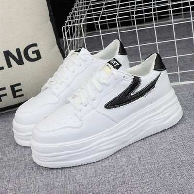 Нов модел дамски маратонки от еко кожа с връзки