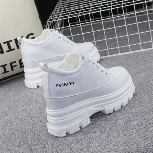 Uus kõrge tallaga naiste nahast tossude mudel