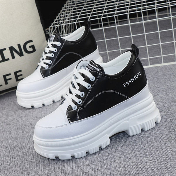 Uus kõrge tallaga naiste nahast tossude mudel