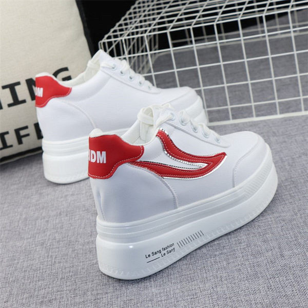 Kõrge platvormiga vabaaja naiste nahast tossud