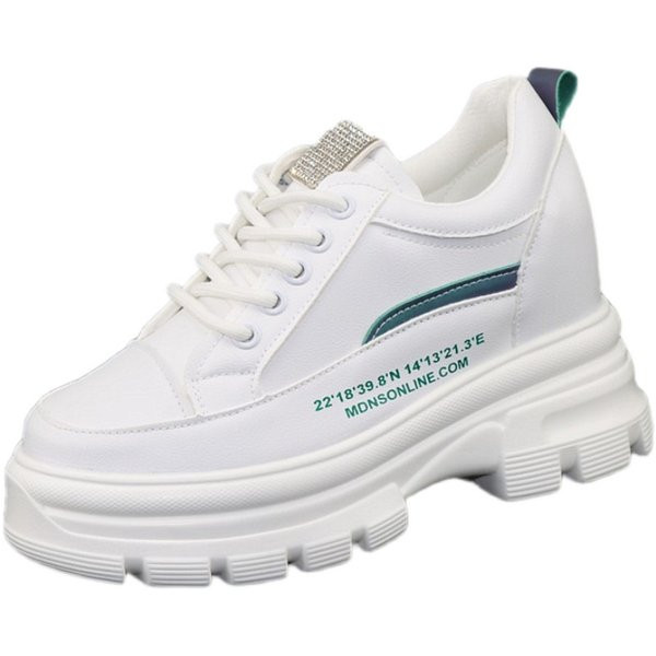 Alkalmi női tornacipő durva talppal - fehér és fekete