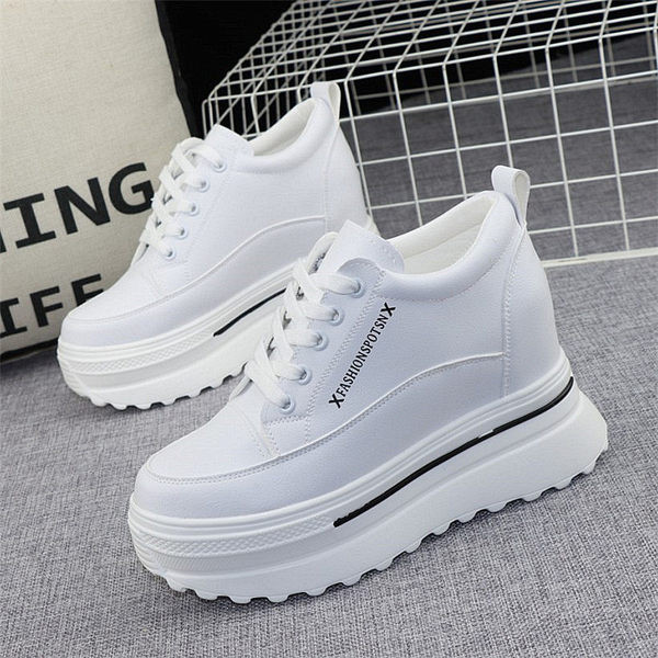 Kunstnahast kõrge tallaga naiste tossud