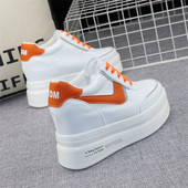 Γυναικεία sneakers με ψηλή σόλα και κρυφή πλατφόρμα