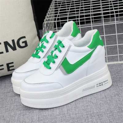 Γυναικεία sneakers με ψηλή σόλα και κρυφή πλατφόρμα