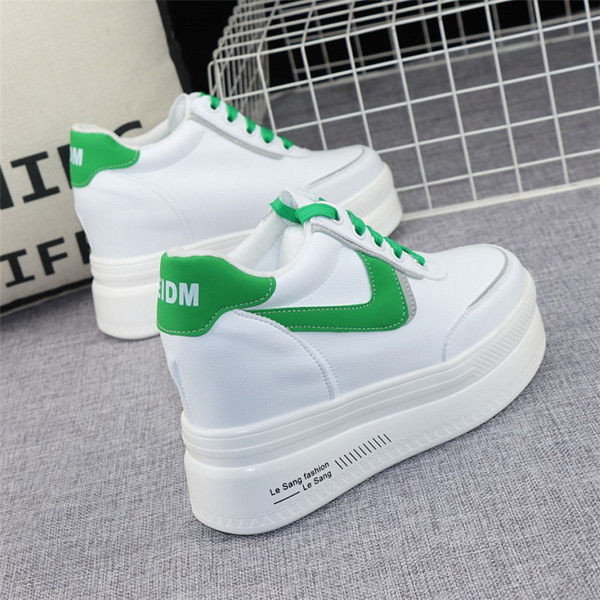 Naiste kõrge talla ja peidetud platvormiga tossud