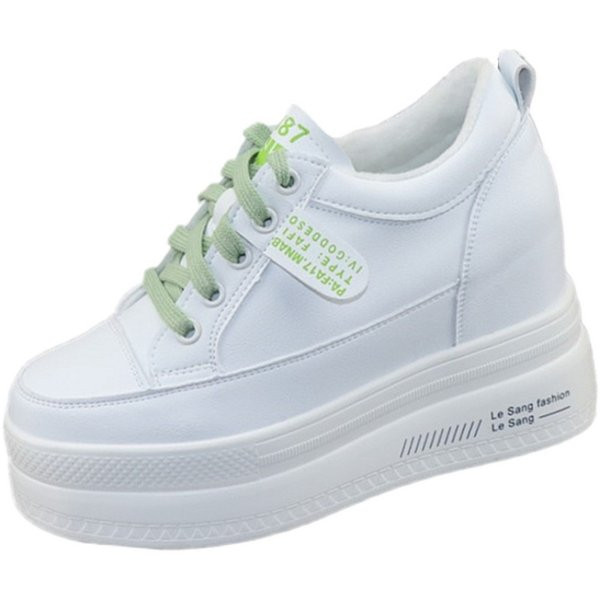 Γυναικεία sneakers σε λευκό χρώμα με ψηλή πλατφόρμα