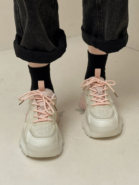 Női tornacipő színes nyakkendővel - két színben