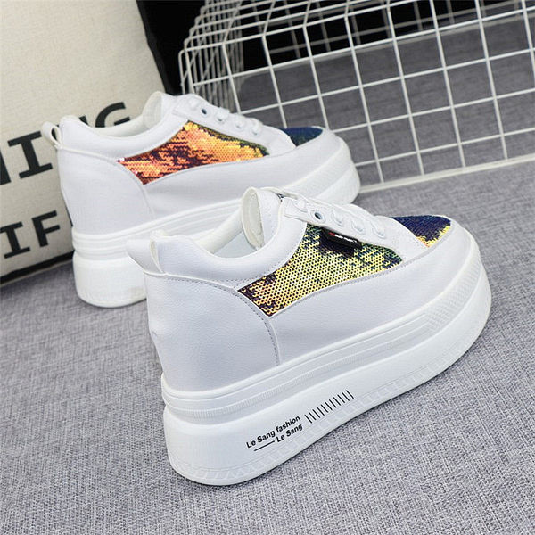 Moodsad litritega naiste tossud