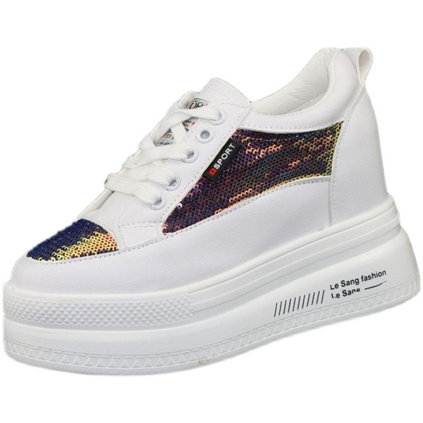 Moodsad litritega naiste tossud