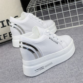 Ανοιξιάτικα sneakers από οικολογικό δέρμα με σόλα ύψους 10 cm