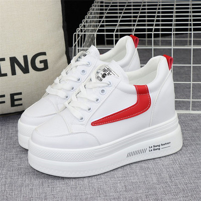 Öko-nahast valget värvi naiste tossud