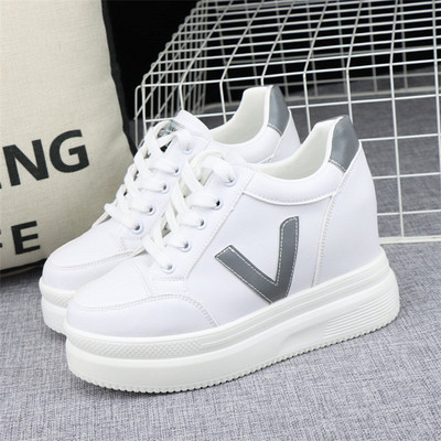 Νέο μοντέλο γυναικεία sneakers από οικολογικό δέρμα με πλατφόρμα 8 cm