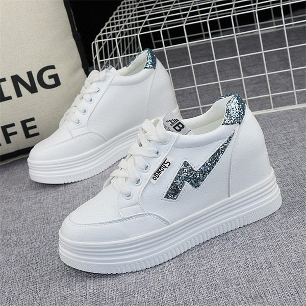 Moderne tenisice sa sjajnim elementom za žene