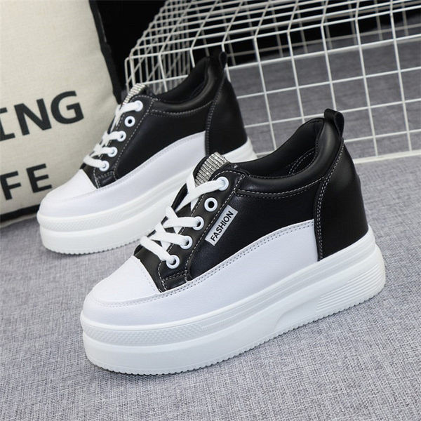 Fekete-fehér női tornacipő nyakkendővel