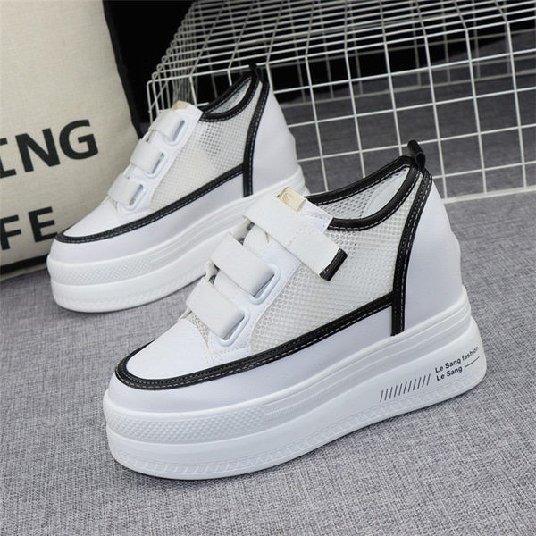 Γυναικεία sneakers με βελκρό και πλέγμα σε λευκό χρώμα