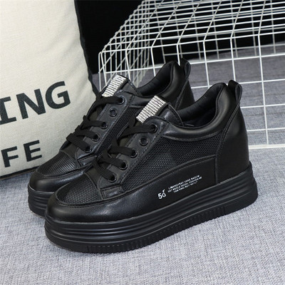 Ανοιξιάτικο-καλοκαίρι sneakers από οικολογικό δέρμα με διχτυωτό μέρος