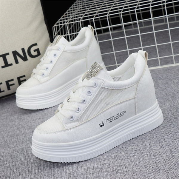 Ανοιξιάτικο-καλοκαίρι sneakers από οικολογικό δέρμα με διχτυωτό μέρος