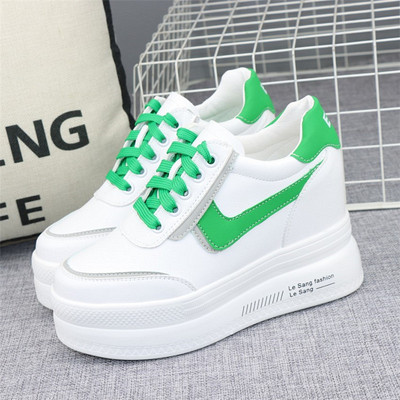 Γυναικεία sneakers με επιγραφή και πλατφόρμα 10 cm