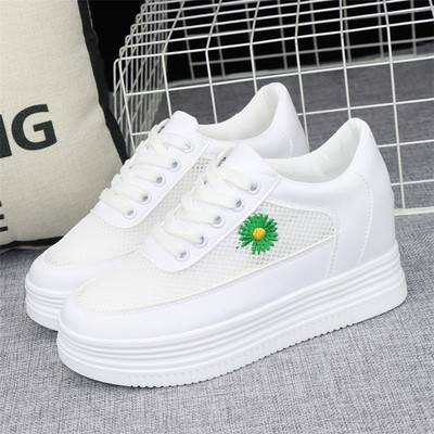 Дамски кецове със скрита 7см платформа и бродерия