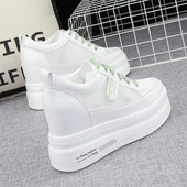 Naiste vabaaja tossud 10 cm platvormiga