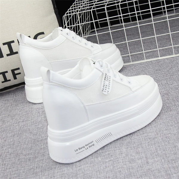 Naiste vabaaja tossud 10 cm platvormiga