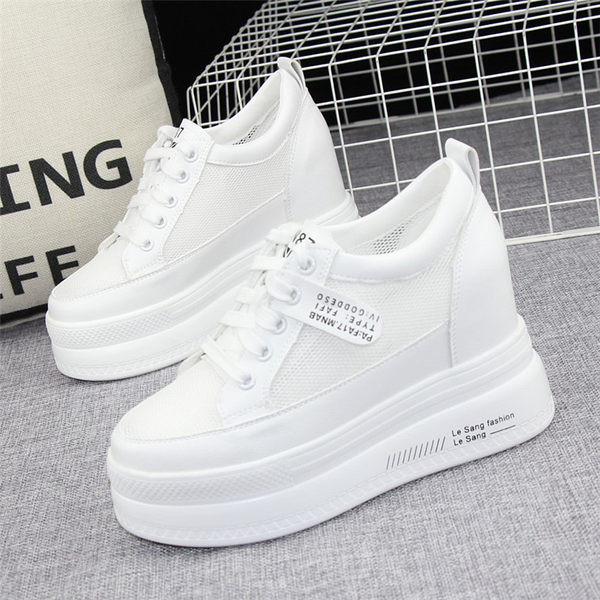 Naiste vabaaja tossud 10 cm platvormiga