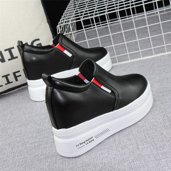 Naiste kõrge platvormiga kingad - kaks värvi