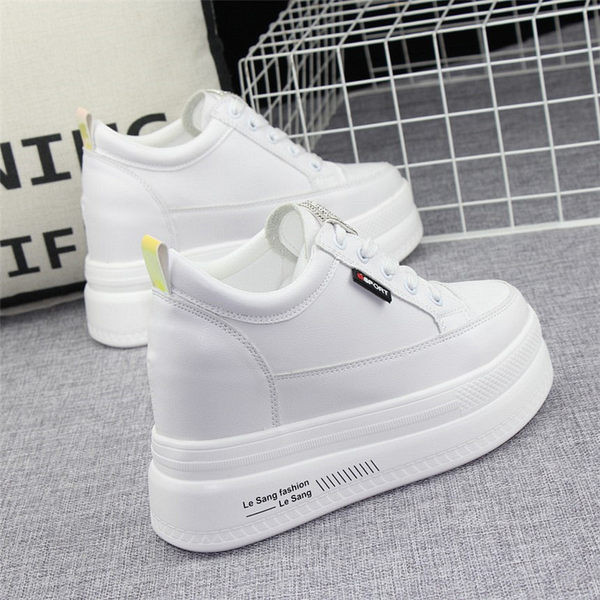 Női tornacipő eko bőrből, sima modellből, 10 cm magas platformmal