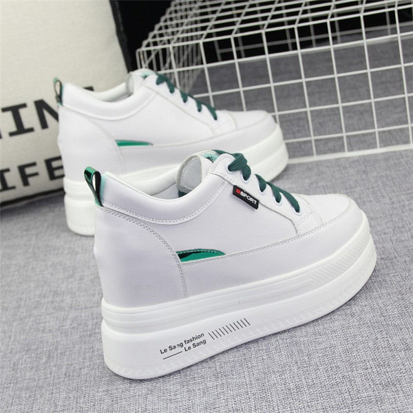 Kunstnahast naiste tossude uus mudel - valget värvi