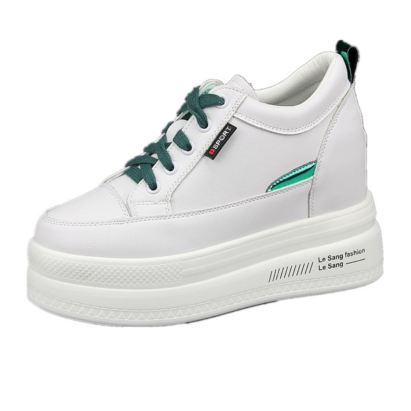 Kunstnahast naiste tossude uus mudel - valget värvi