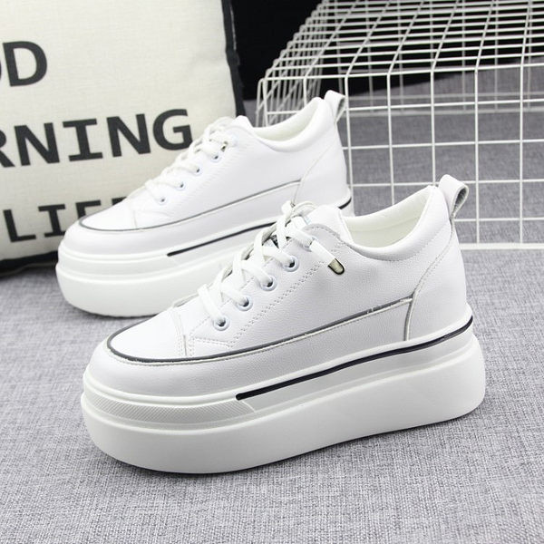 Γυναικεία ΄έκο  δερμάτινα sneakers με κορδόνια