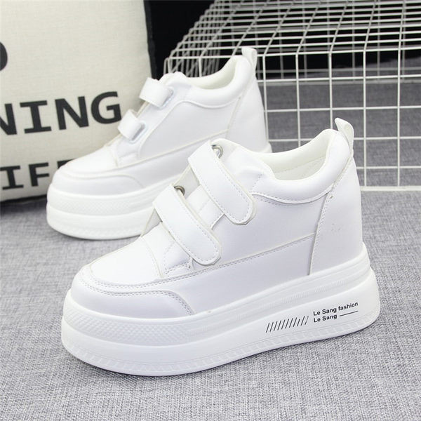 Naiste tossud takjapaelaga ja 10 cm platvormiga