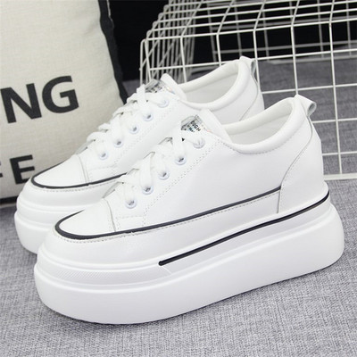 Ежедневни кецове с равна подметка - за жени