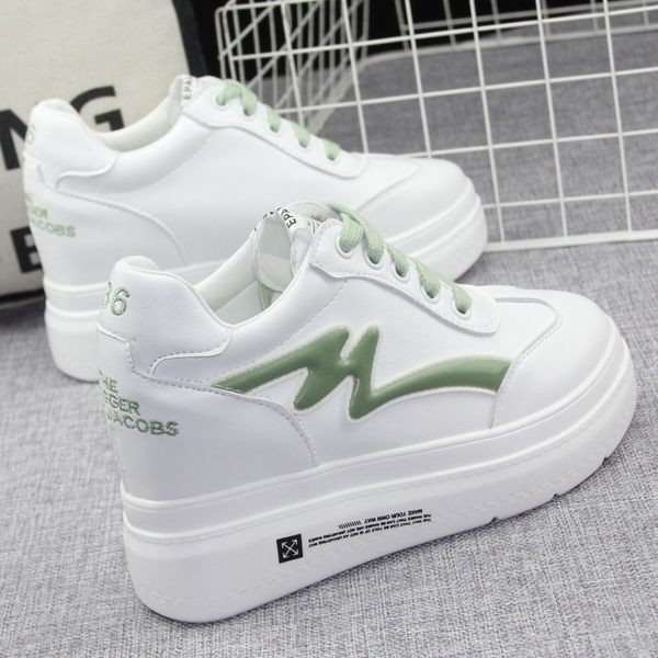 Casual γυναικεία sneakers από έκο δέρμα με πλατφόρμα