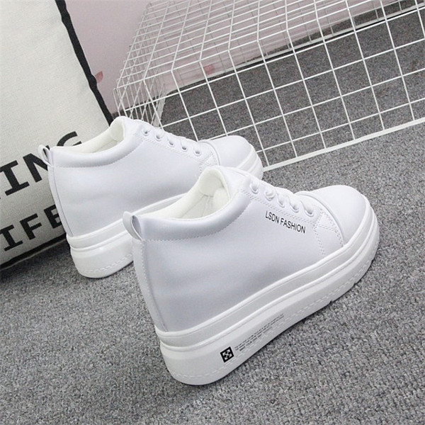 Дамски кецове с  връзки в два цвята