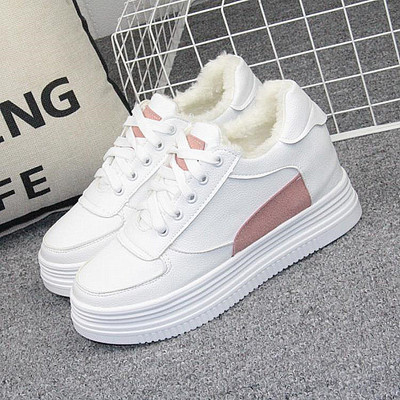 Модерни дамски маратонки с връзки -бял цвят