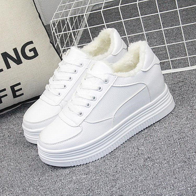 Модерни дамски маратонки с връзки -бял цвят