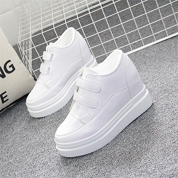 Ежедневни кецове с велкро лепенки и платформа