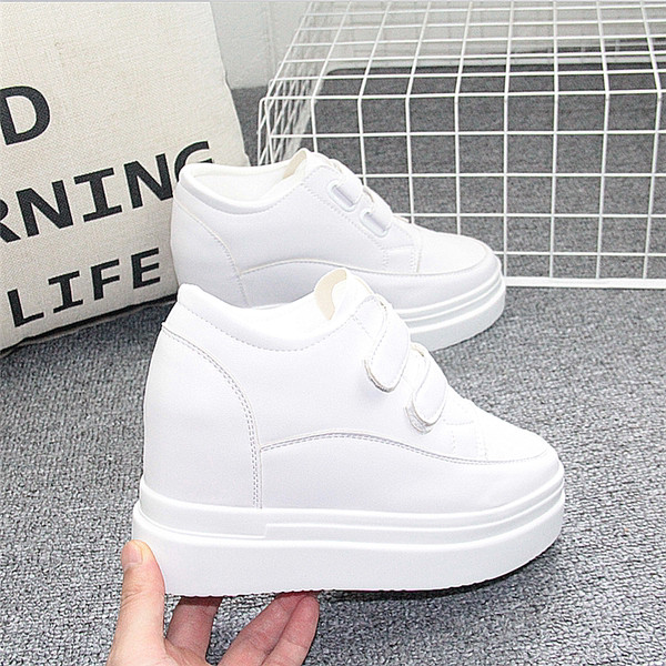 Ежедневни кецове с велкро лепенки и платформа