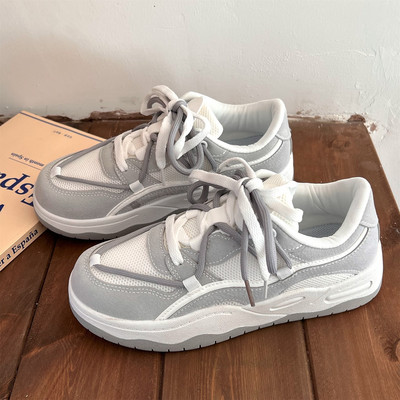 Halli ja roosa lipsudega naiste tossud