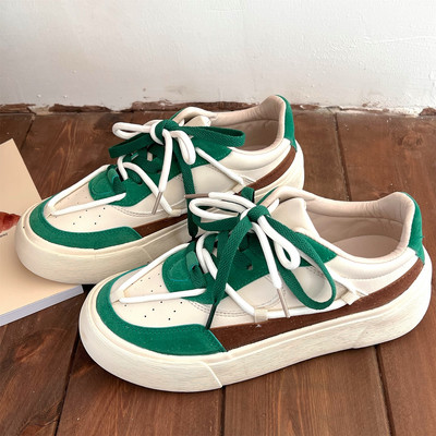 Moodsad paeltega ökonahast ja seemisnahast tossud