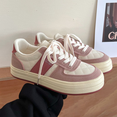 Νέο μοντέλο γυναικεία sneakers με επίπεδη σόλα - τριών χρωμάτων