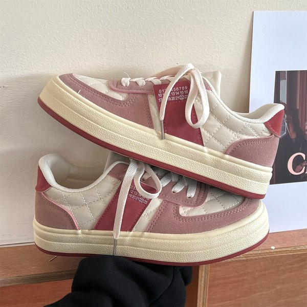 Lapos talpú női cipők új modellje - három színben