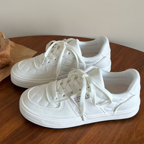 Lapos talpú női cipők új modellje - három színben